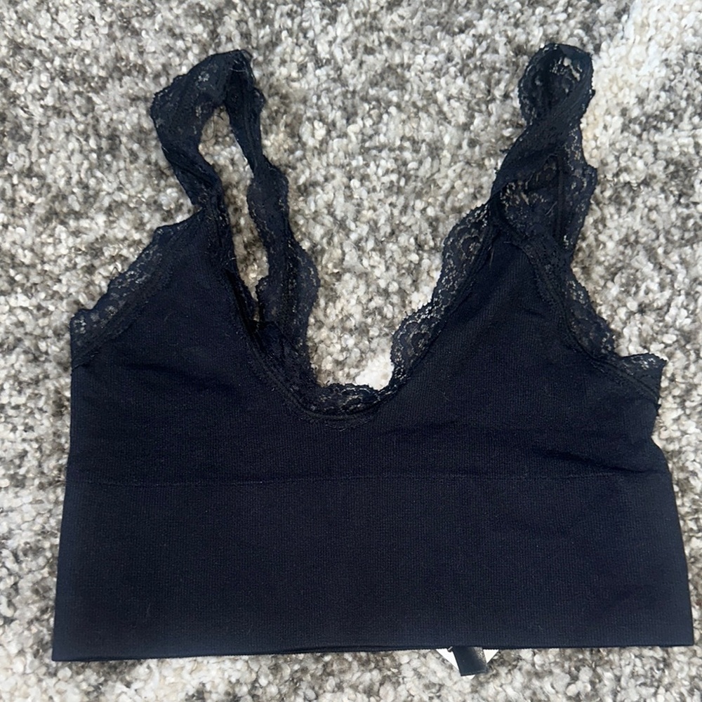 Black Lace Trim Seamless Bralette Crop Top Comfort Everyday Lounge Size M